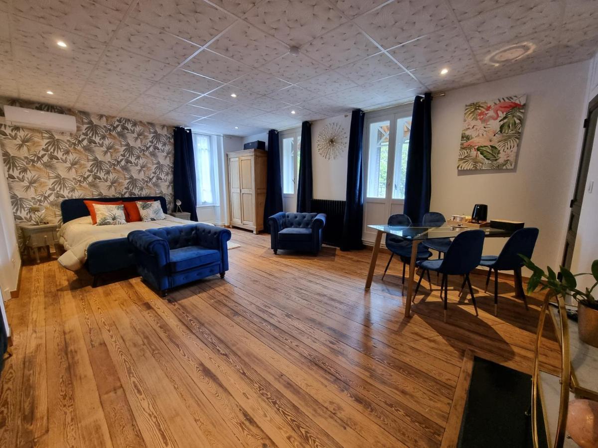 Bed and Breakfast Le Manoir- Клюни Экстерьер фото
