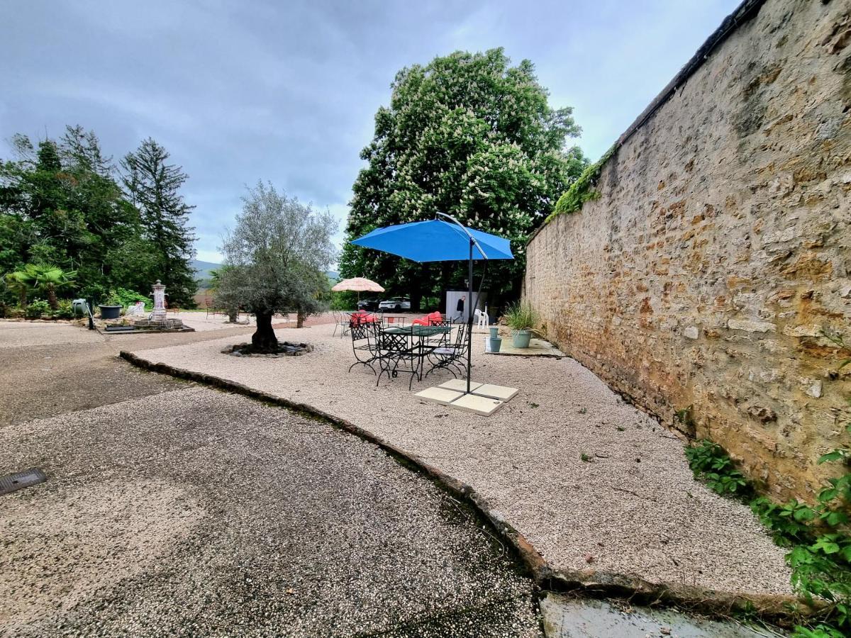 Bed and Breakfast Le Manoir- Клюни Экстерьер фото